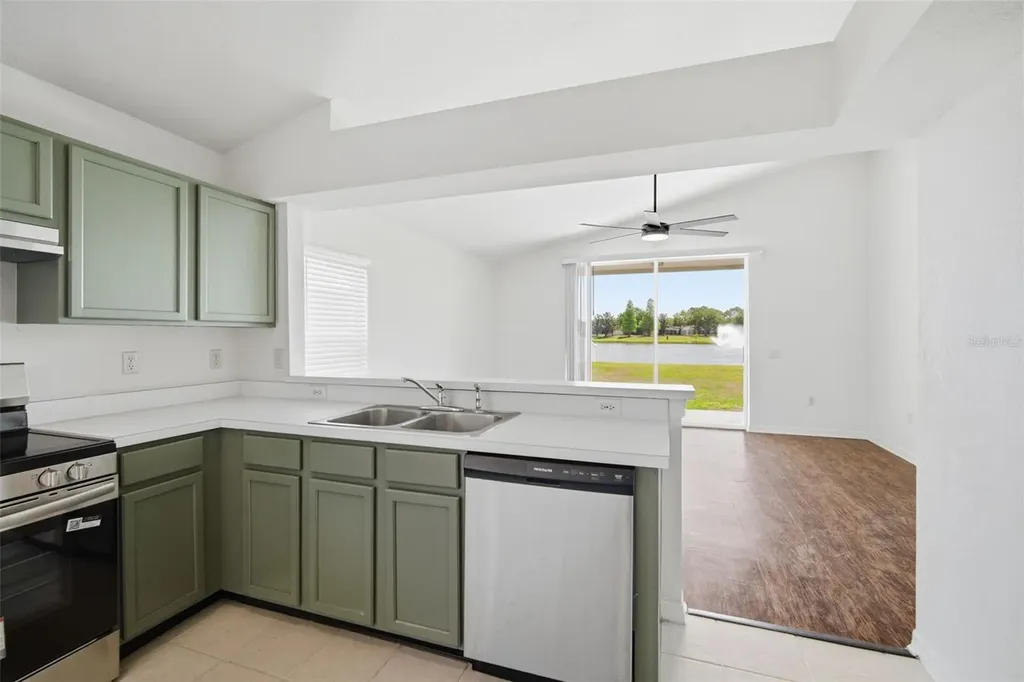 12501 Lake Vista Drive Gibsonton FL 33534