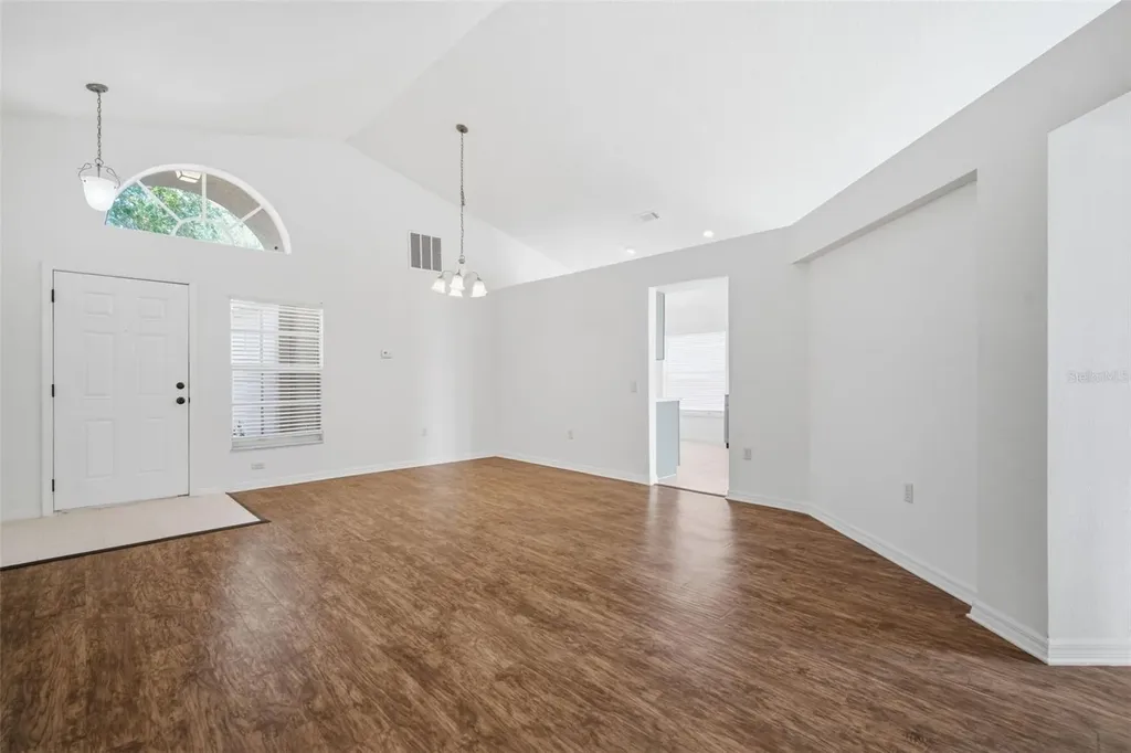12501 Lake Vista Drive Gibsonton FL 33534