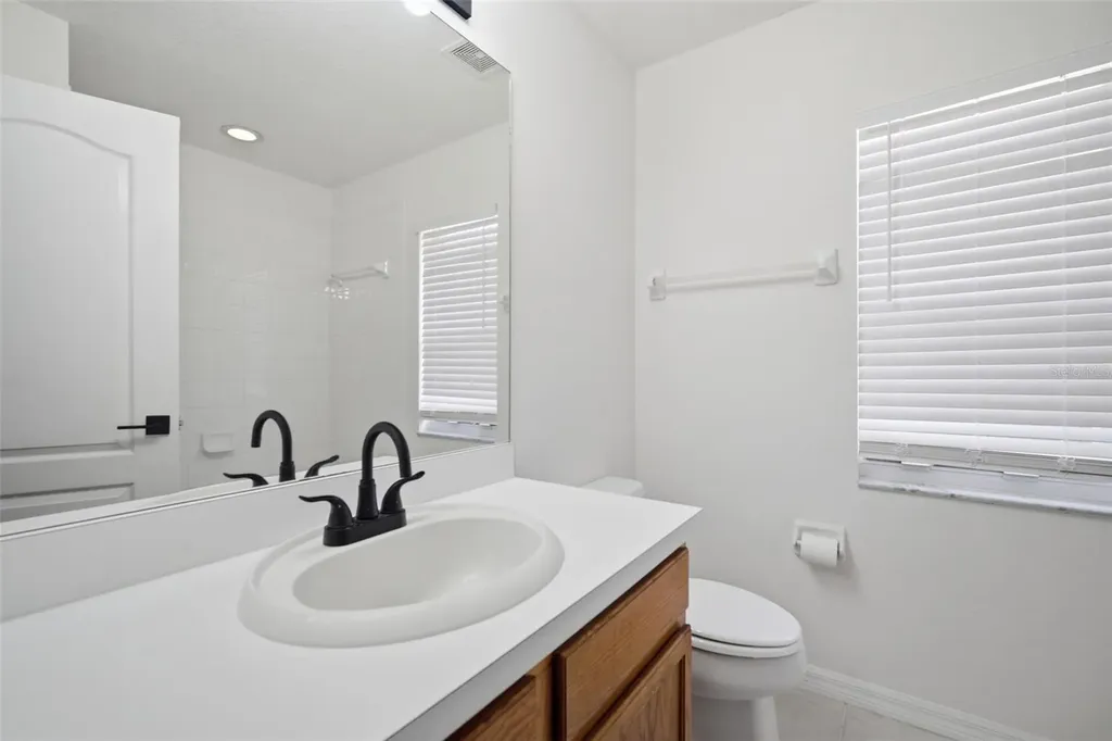 12501 Lake Vista Drive Gibsonton FL 33534