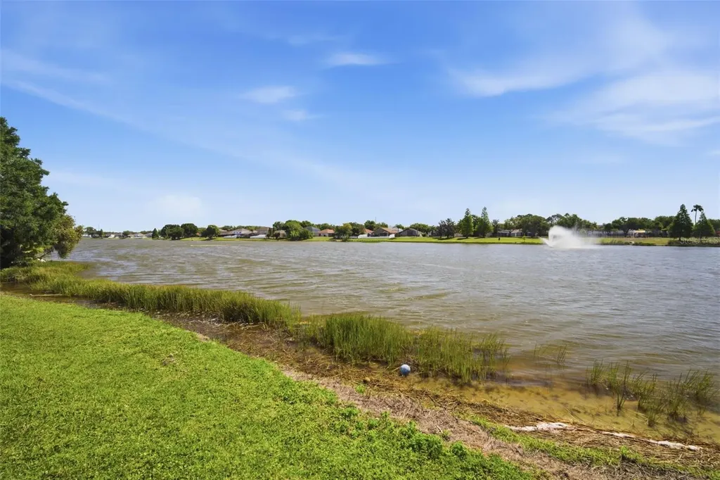 12501 Lake Vista Drive Gibsonton FL 33534