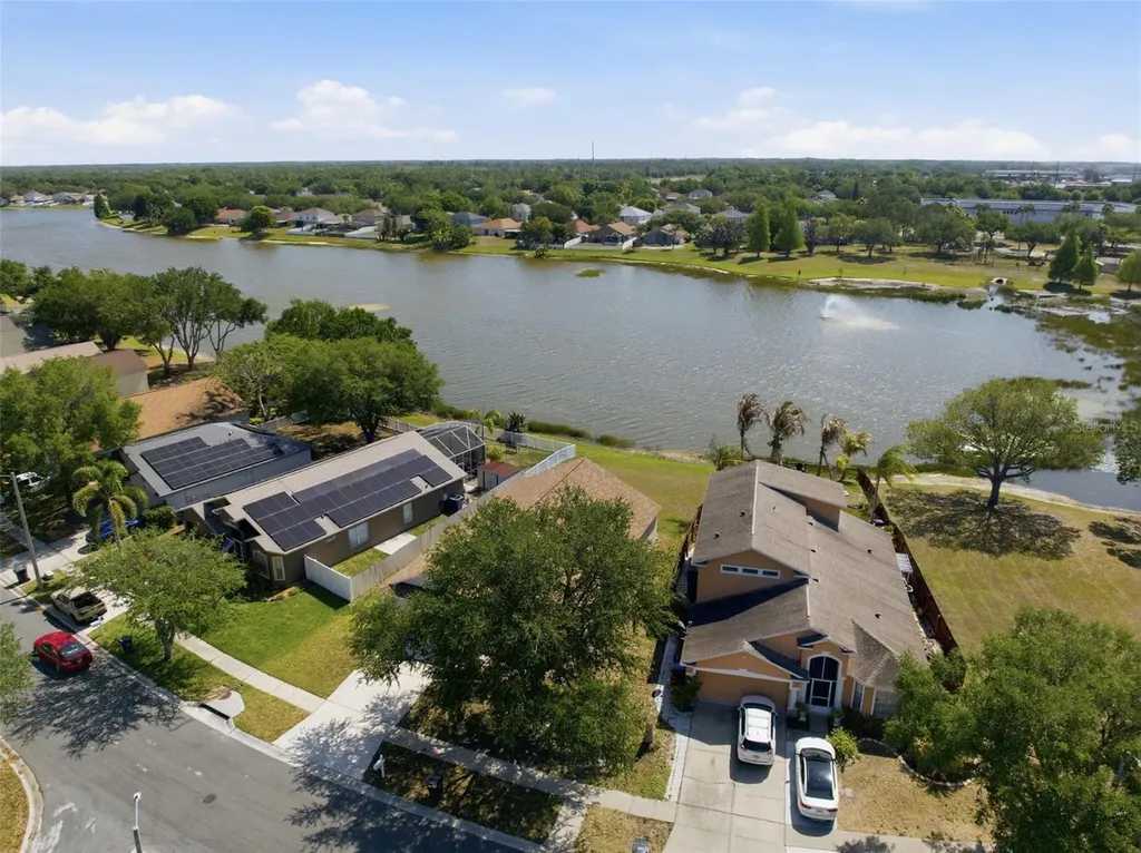 12501 Lake Vista Drive Gibsonton FL 33534