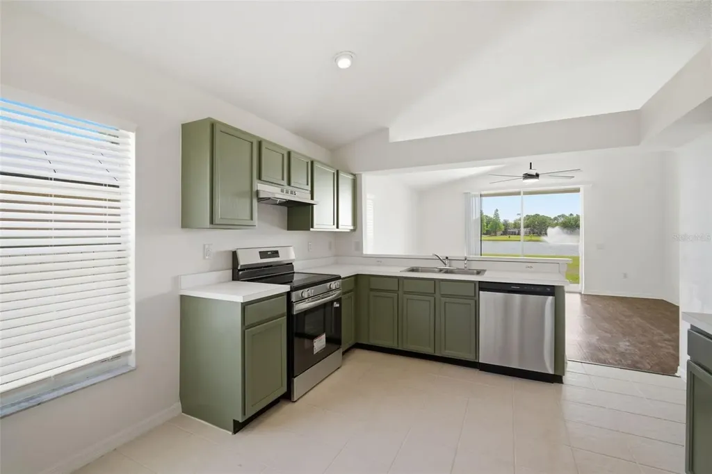 12501 Lake Vista Drive Gibsonton FL 33534