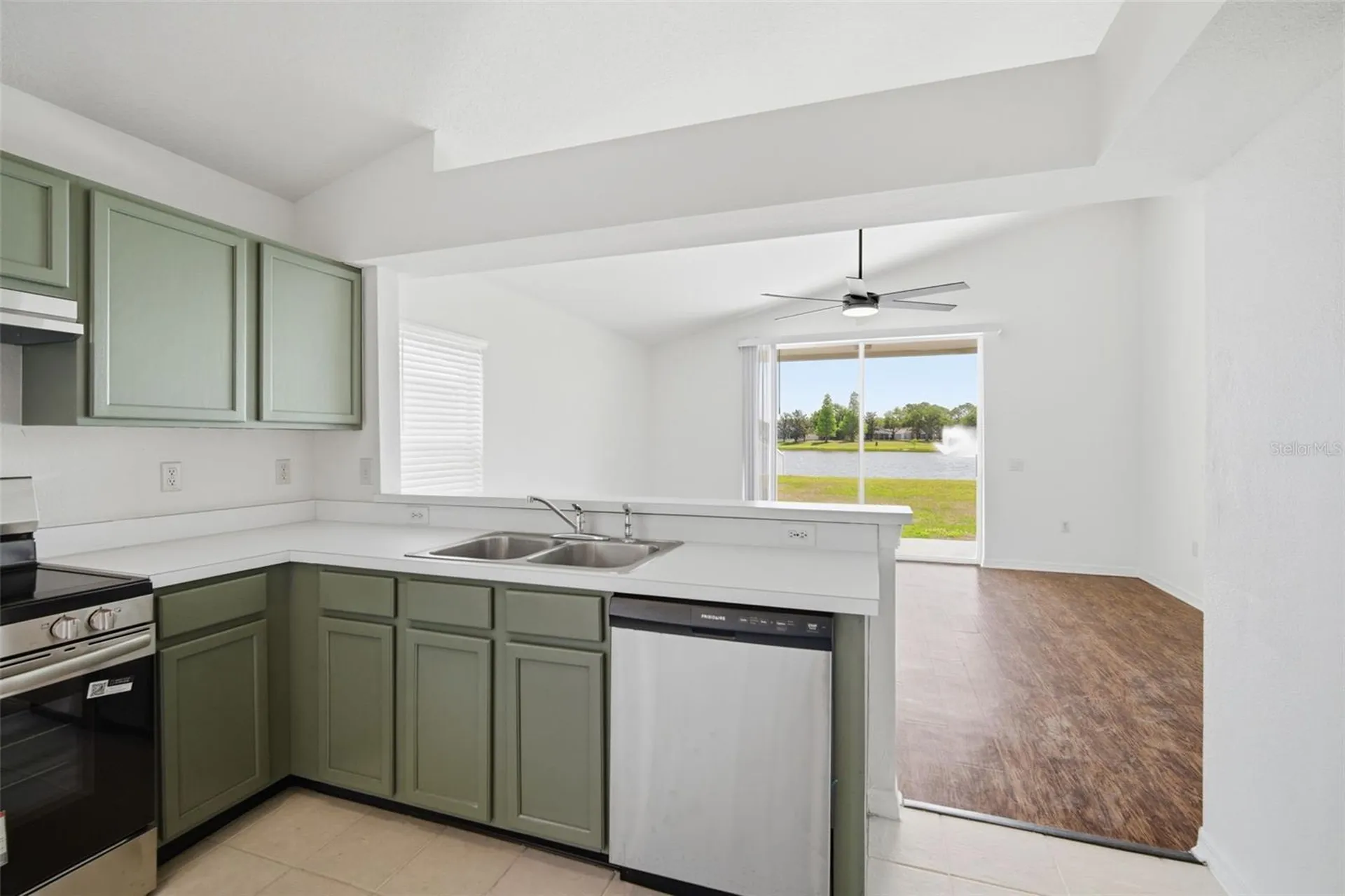 12501 Lake Vista Drive Gibsonton FL 33534