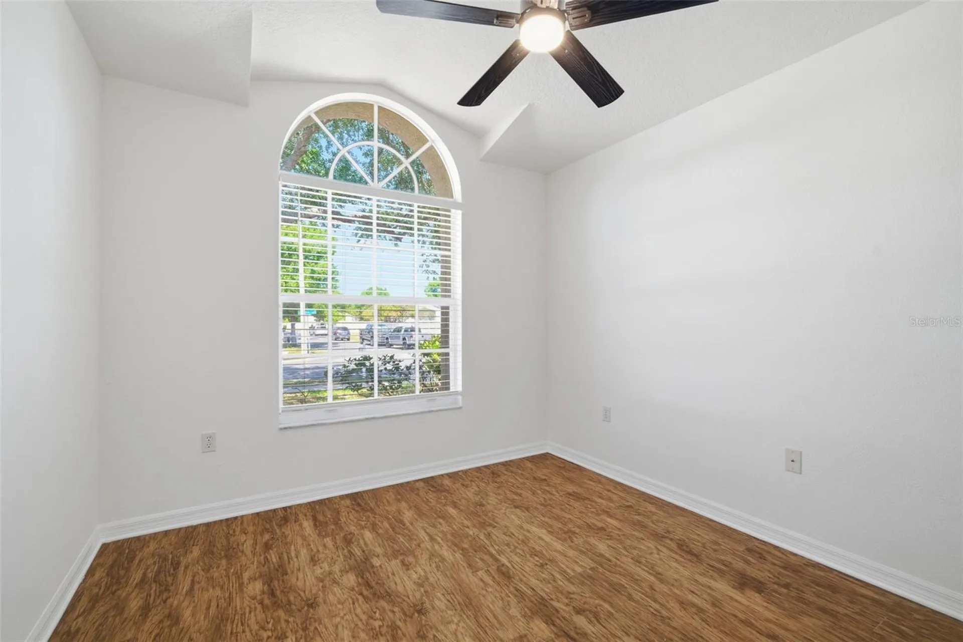 12501 Lake Vista Drive Gibsonton FL 33534