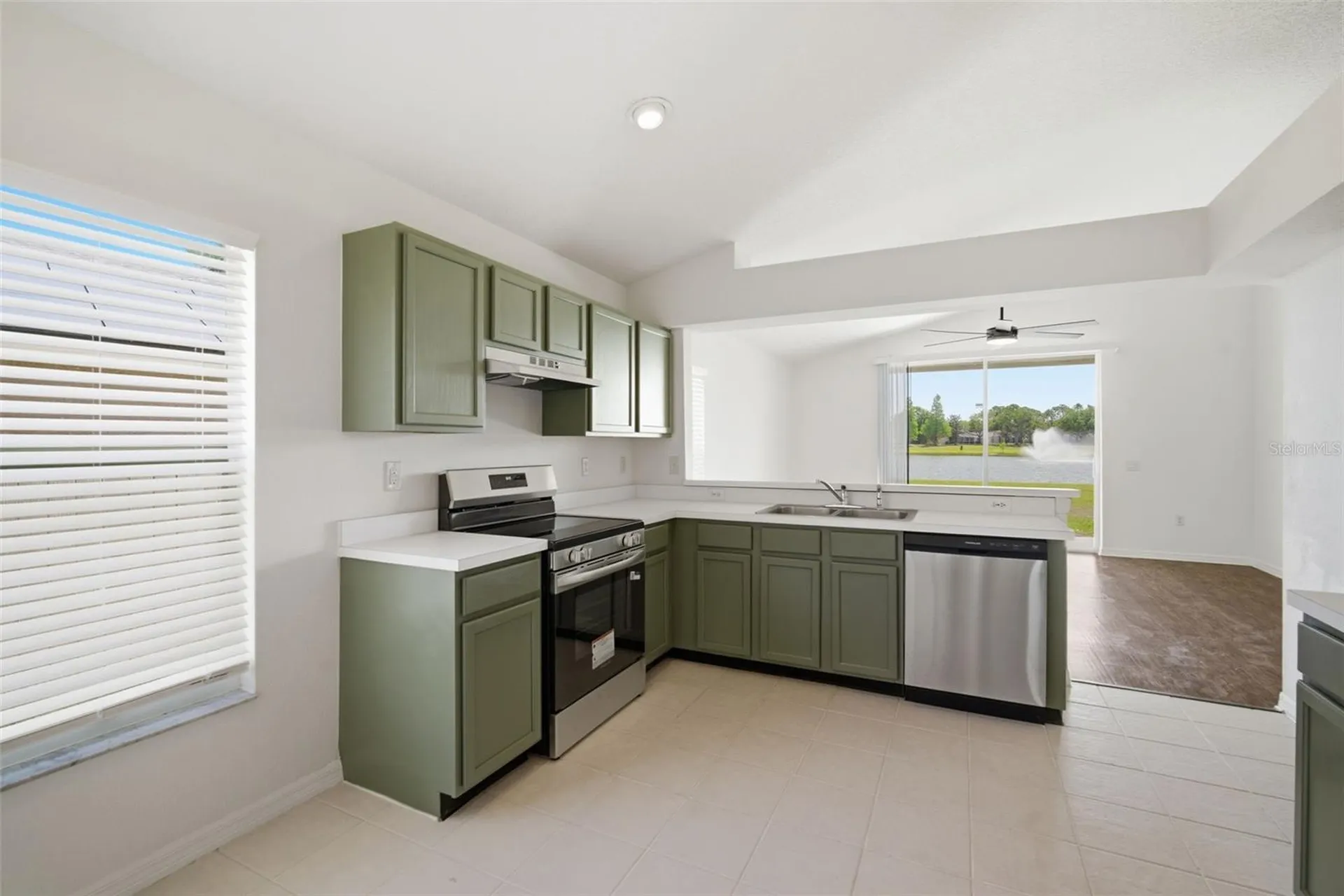 12501 Lake Vista Drive Gibsonton FL 33534