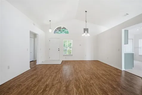 12501 Lake Vista Drive Gibsonton FL 33534