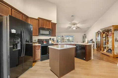 906 Edith Drive Fruitland Park FL 34731