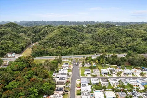 N33 Urbanización Camino Del Sol Ii Manati PR 00674