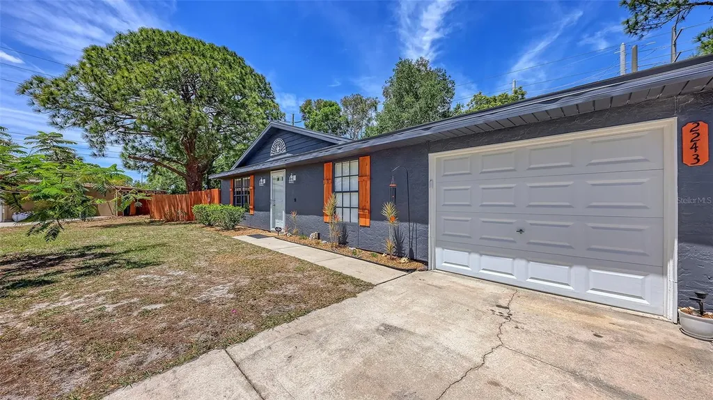 2243 Lockwood Meadows Drive Sarasota FL 34234
