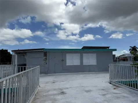 Inocencio Cruz 3ra Extención Villa Carolina Carolina PR 00985