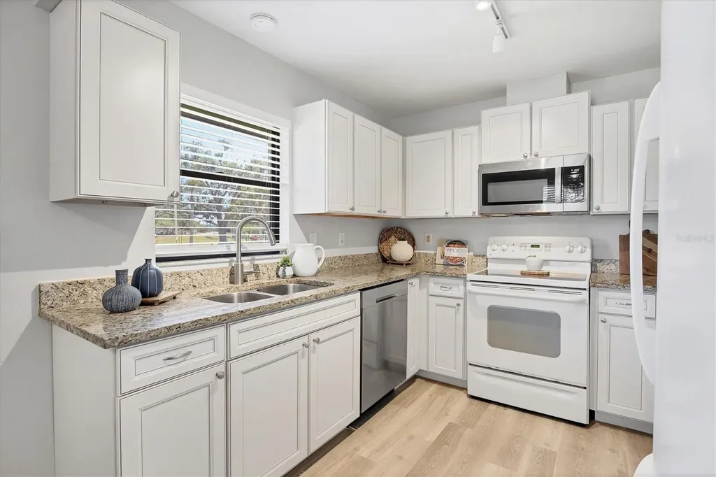 7374 Royal Birkdale Drive Sarasota FL 34238