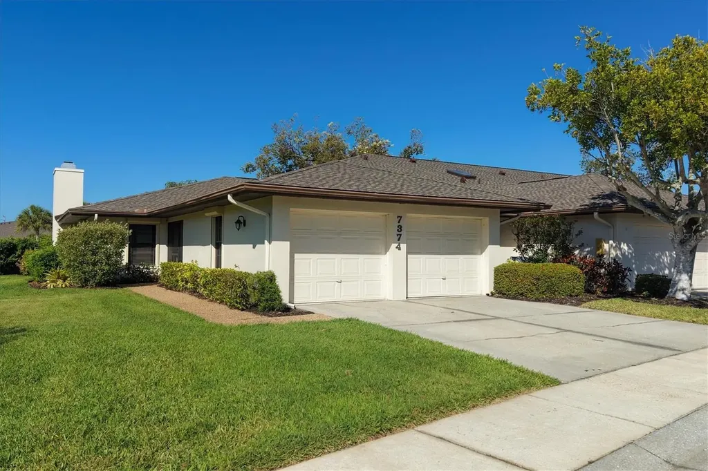 7374 Royal Birkdale Drive Sarasota FL 34238