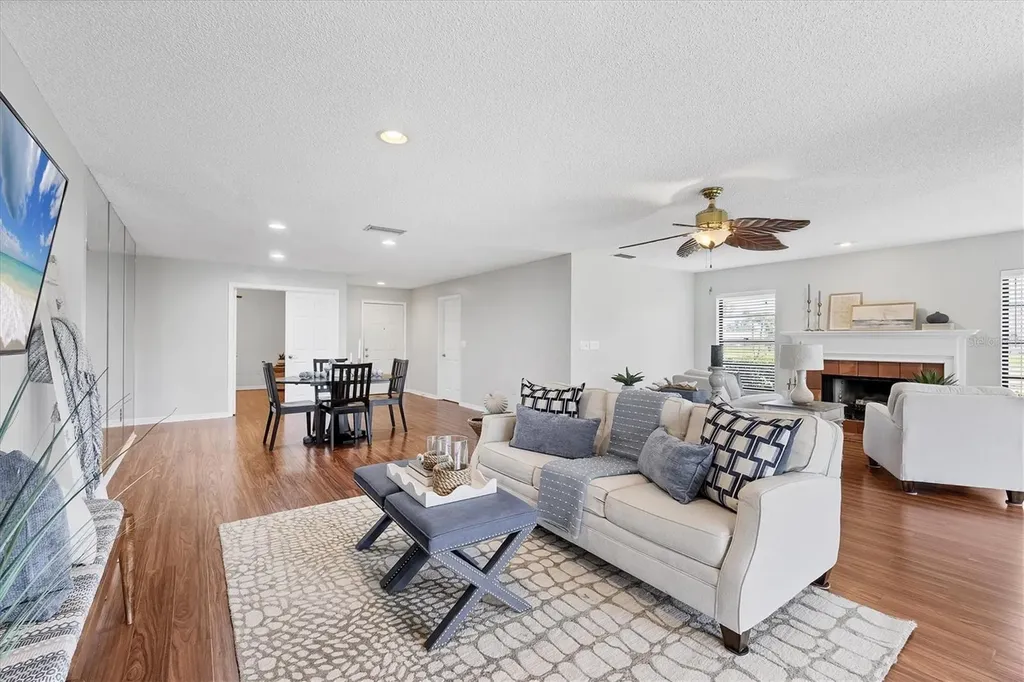 7374 Royal Birkdale Drive Sarasota FL 34238