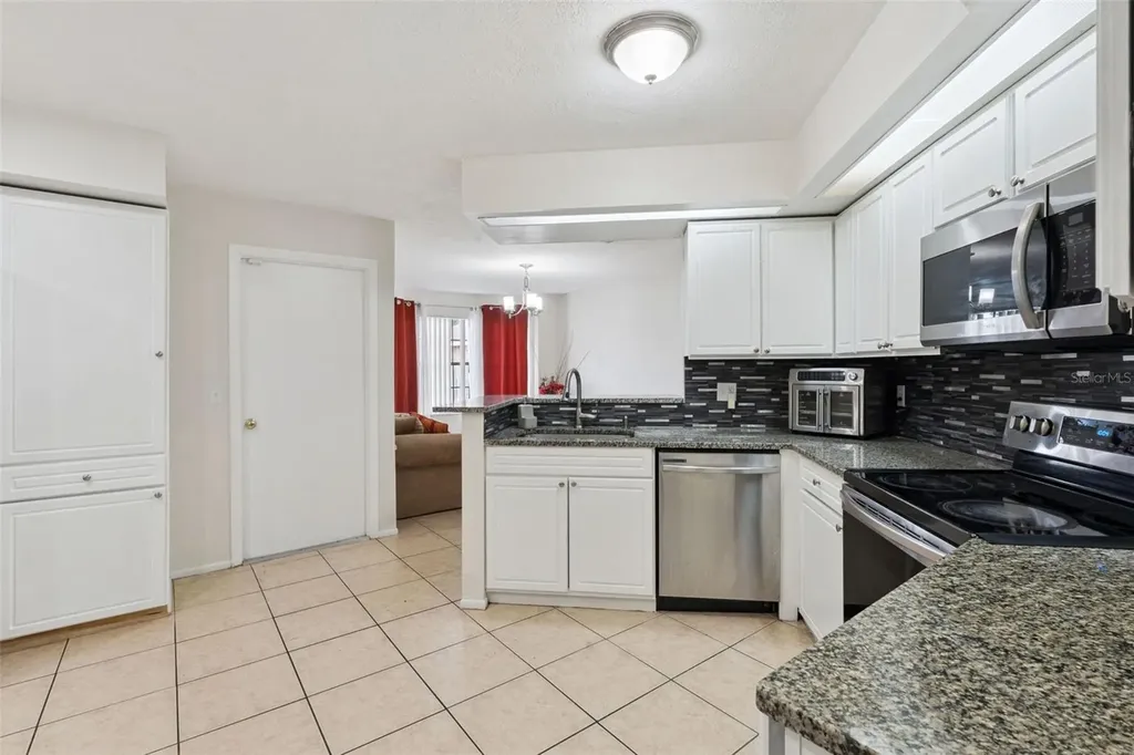 932 Ocala Woods Lane Orlando FL 32824