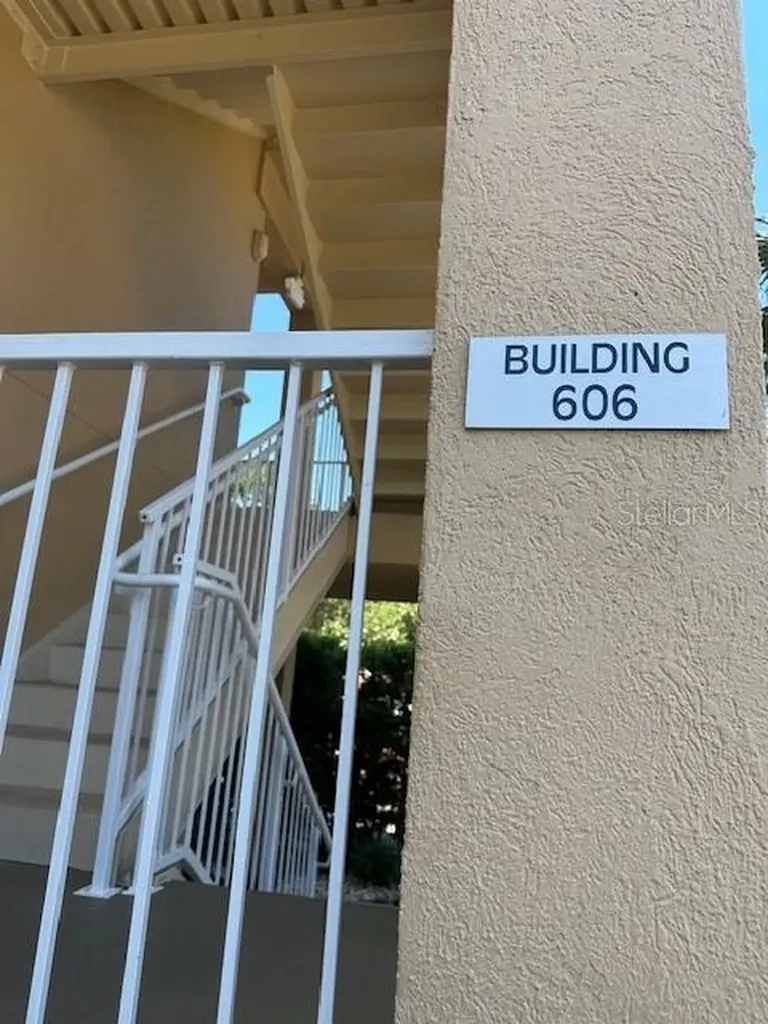 606 Wells Court Clearwater FL 33756