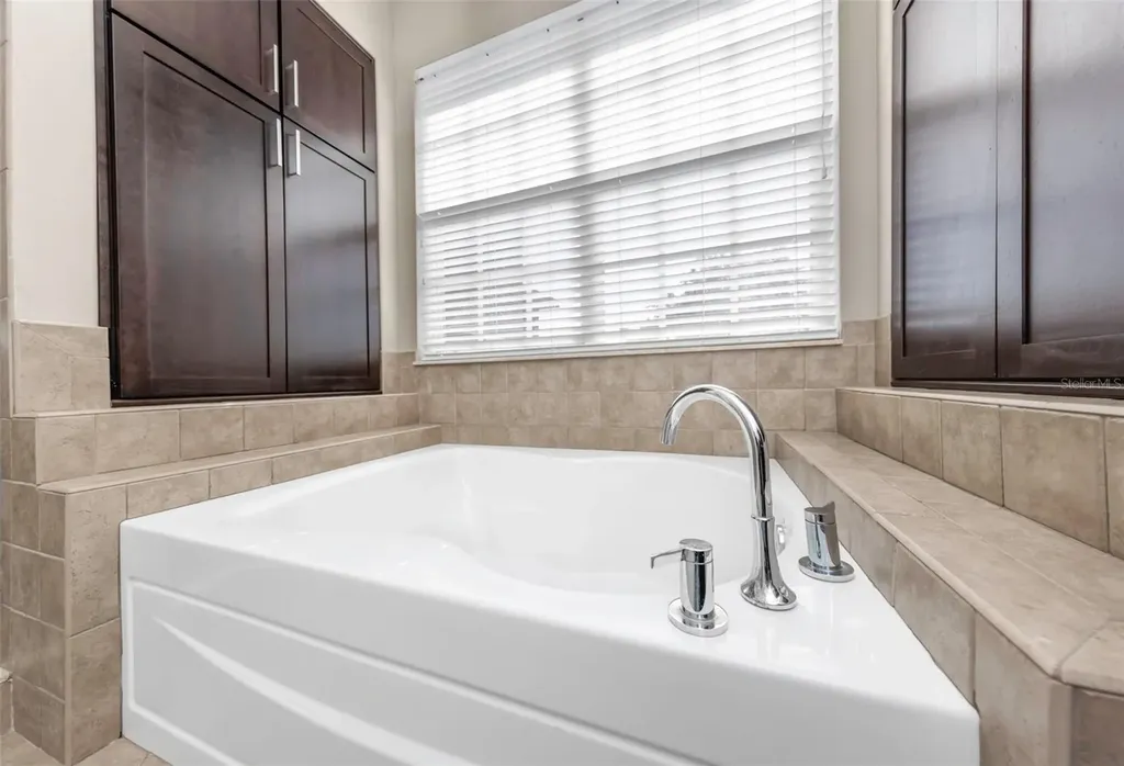 4152 Grandchamp Circle Palm Harbor FL 34685