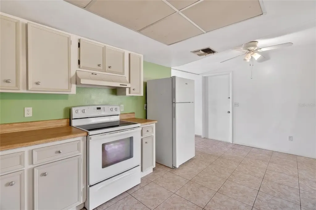312 La Paz Drive Kissimmee FL 34743