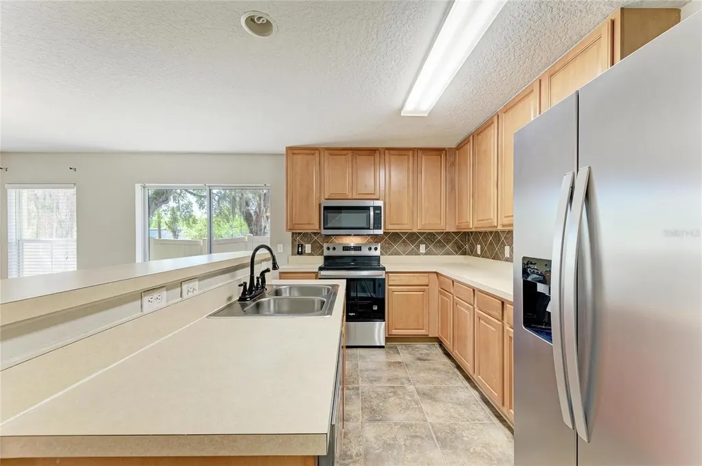 10825 Great Carlisle Court Riverview FL 33578