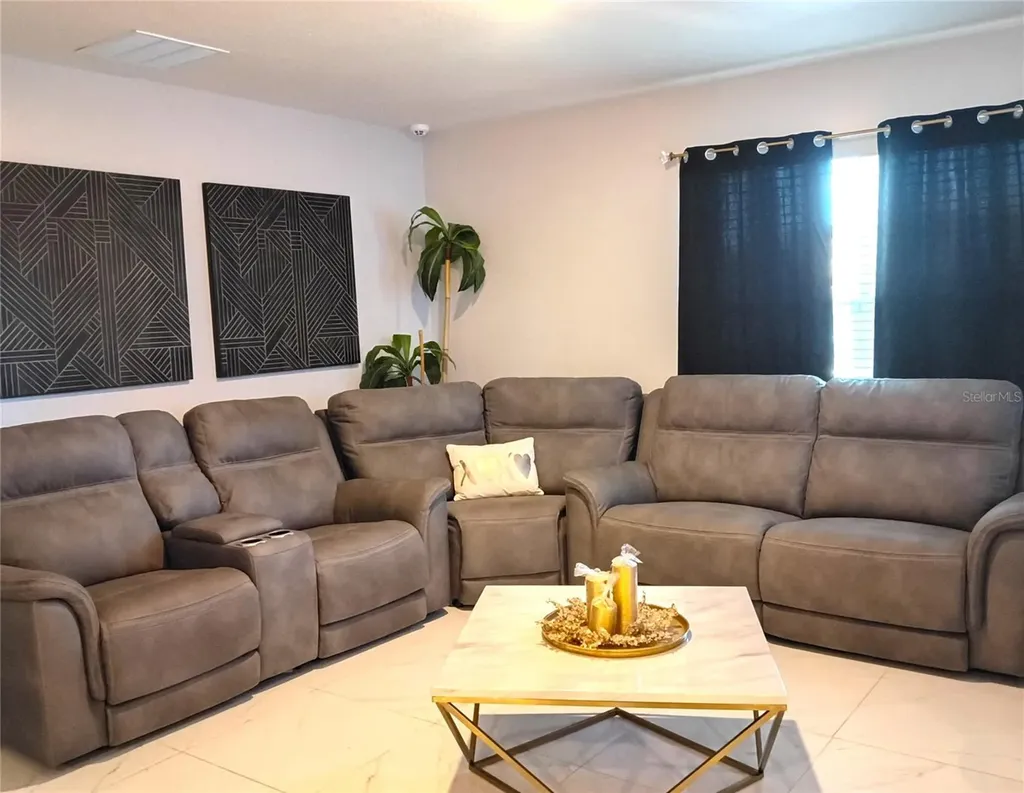 531 Glade Court Kissimmee FL 34758