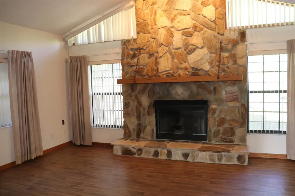 1112 NE 130 Terrace Silver Springs FL 34488