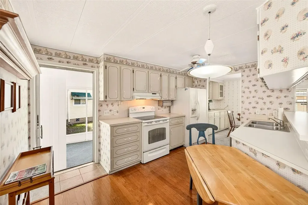 94 Sugar Bear Drive Safety Harbor FL 34695