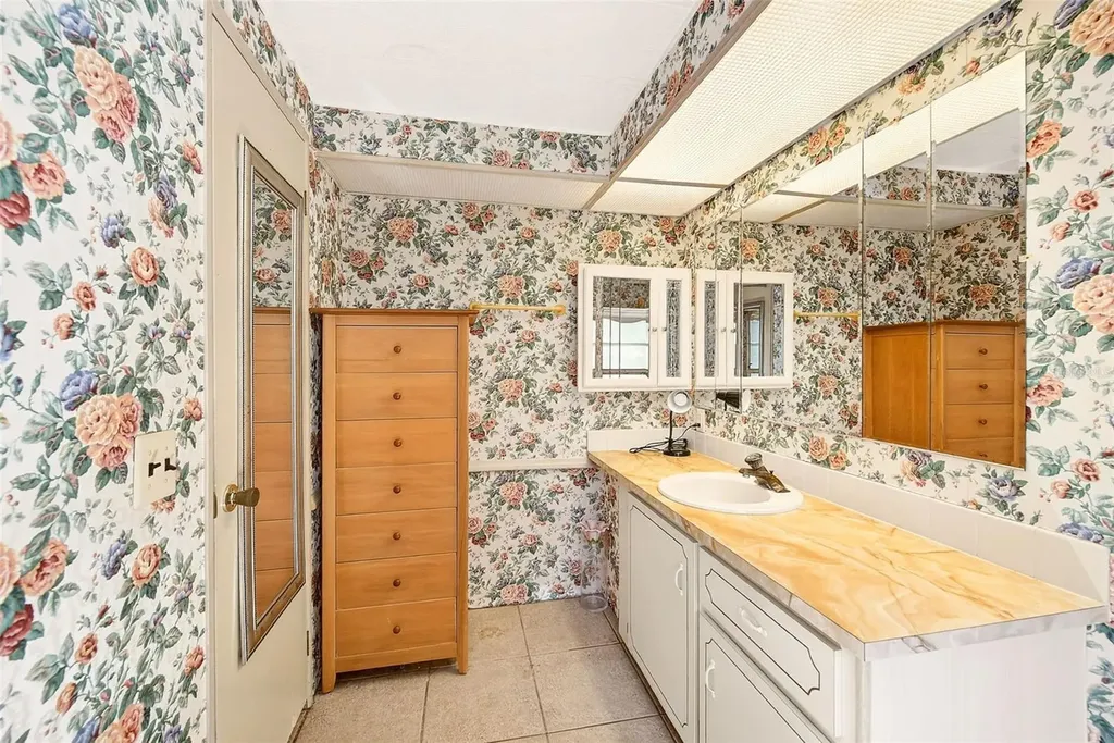 94 Sugar Bear Drive Safety Harbor FL 34695