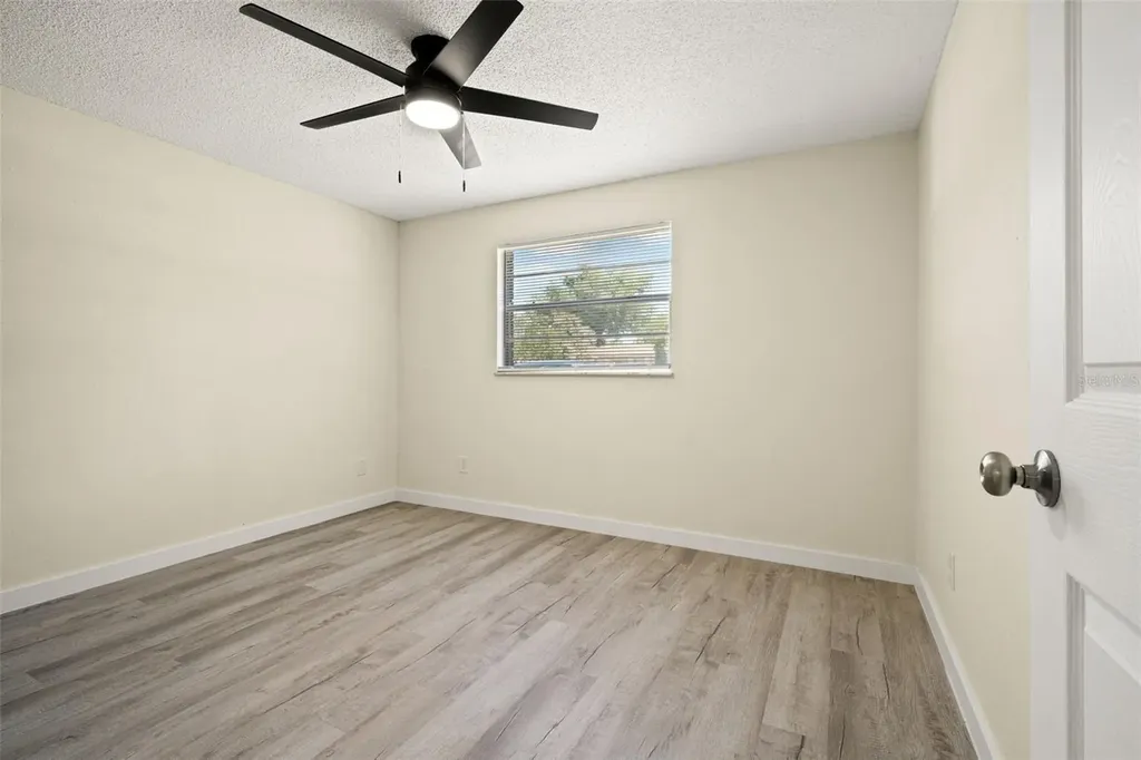 5931 13th Street Zephyrhills FL 33542
