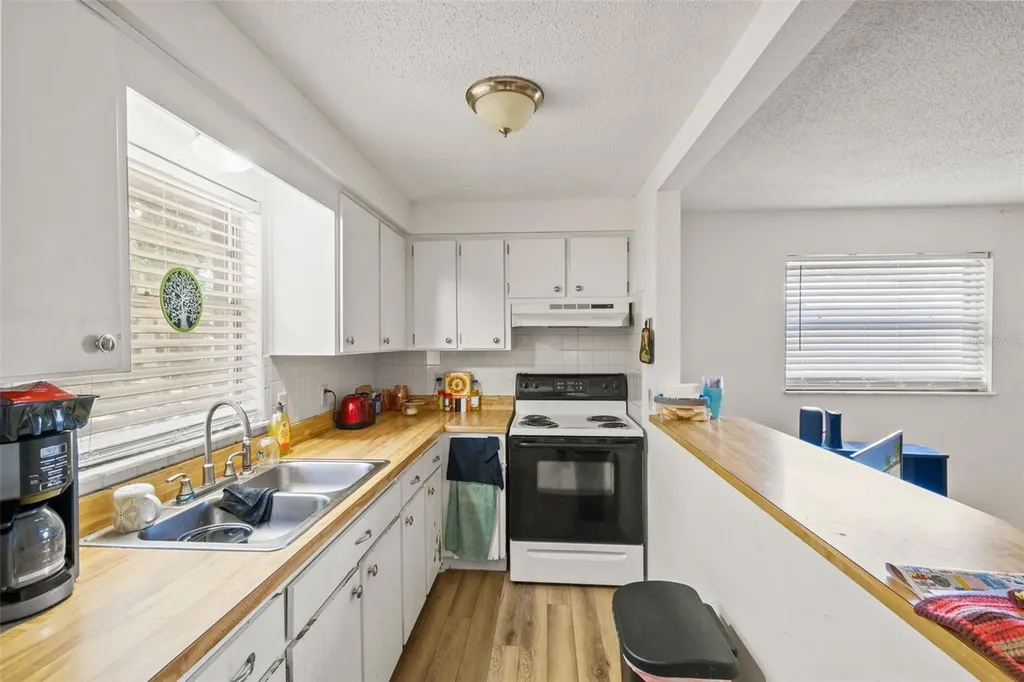 5931 13th Street Zephyrhills FL 33542