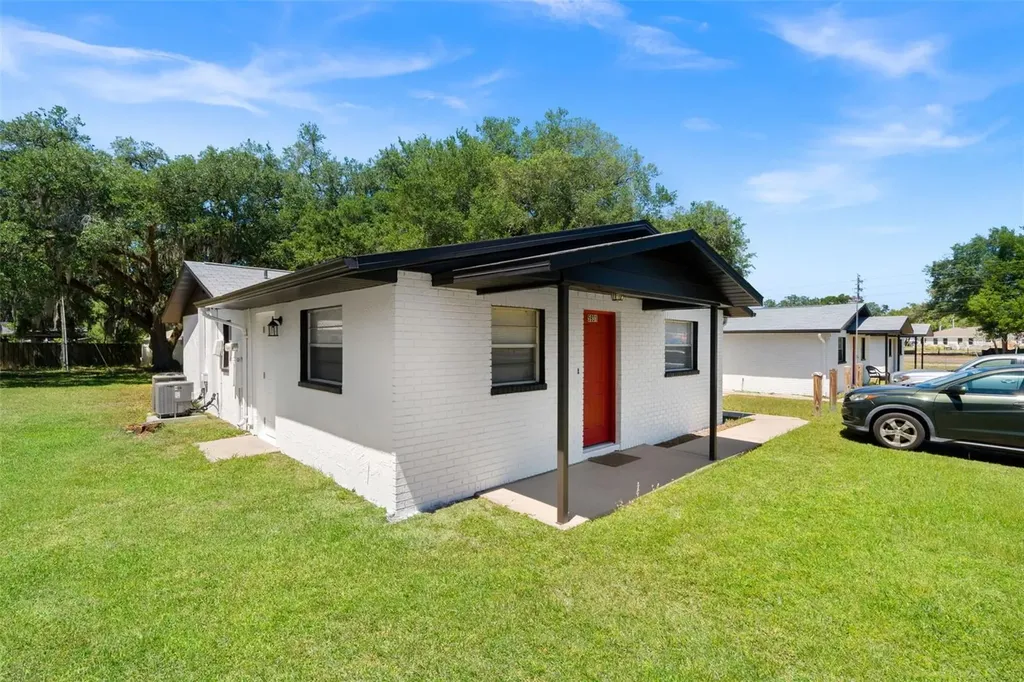 5931 13th Street Zephyrhills FL 33542