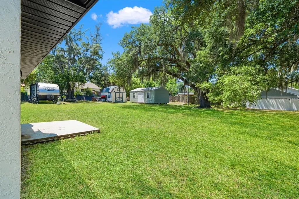 5931 13th Street Zephyrhills FL 33542