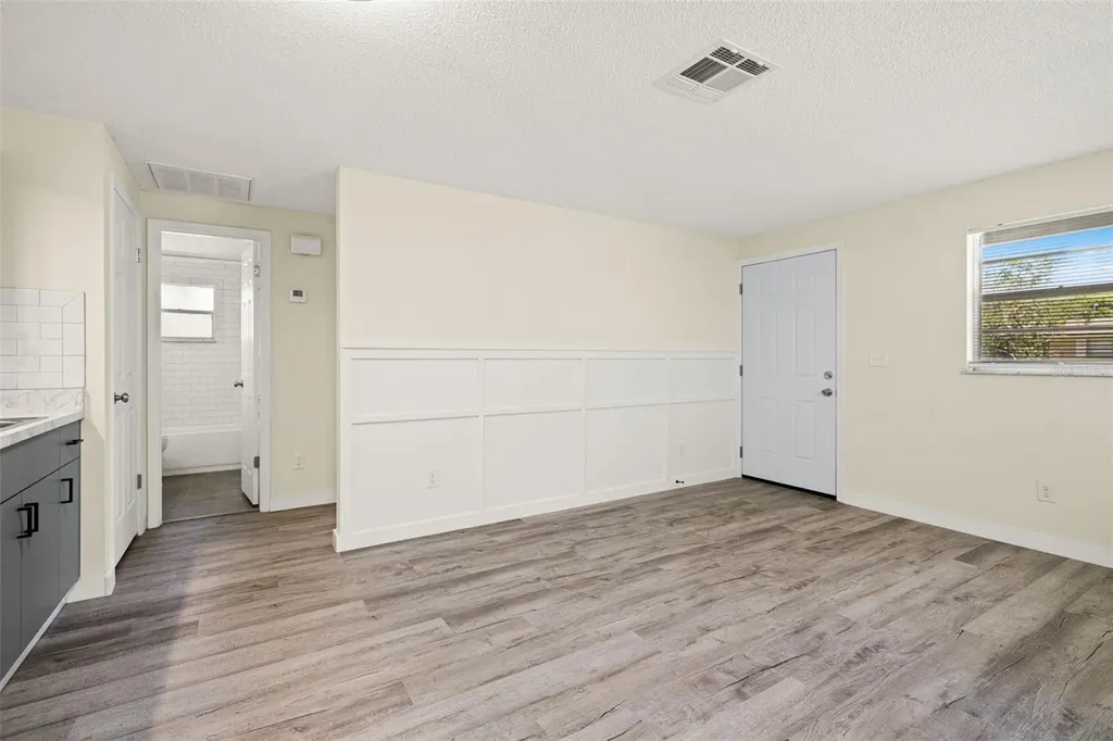5931 13th Street Zephyrhills FL 33542