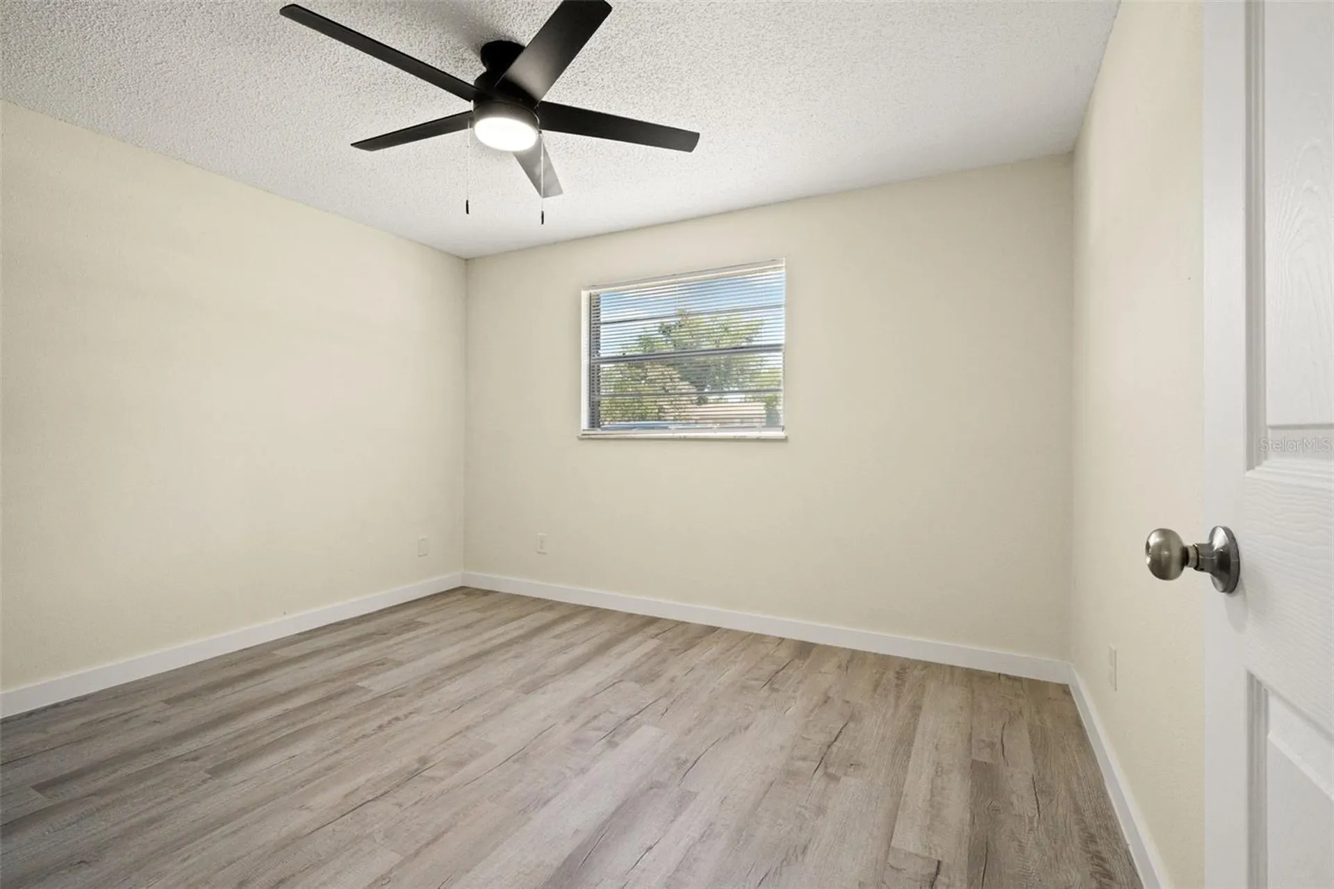 5931 13th Street Zephyrhills FL 33542