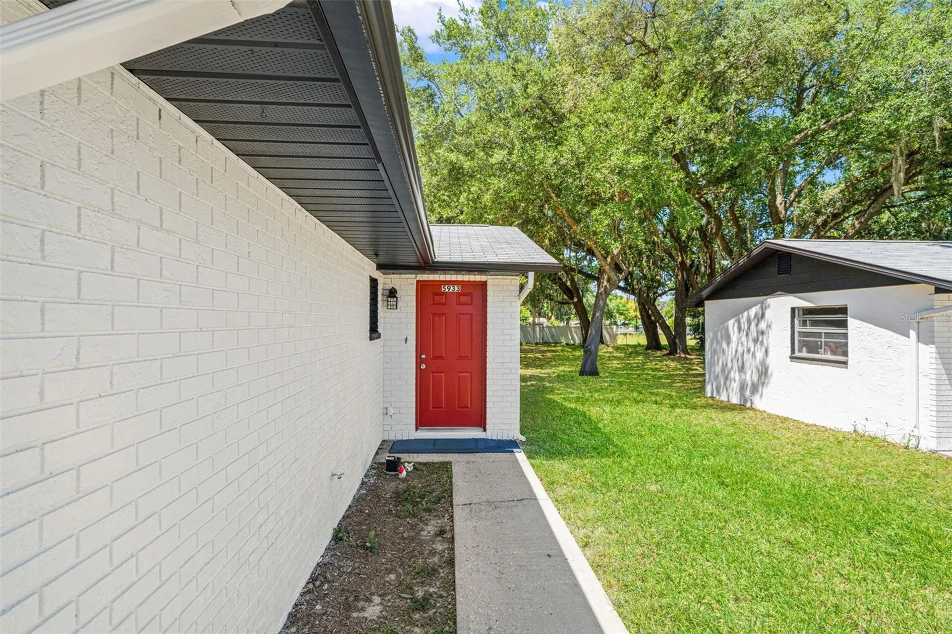5931 13th Street Zephyrhills FL 33542