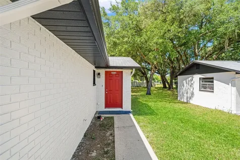 5931 13th Street Zephyrhills FL 33542
