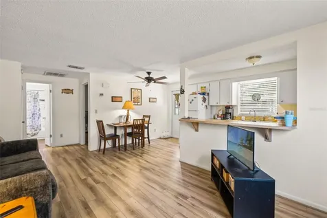 5931 13th Street Zephyrhills FL 33542