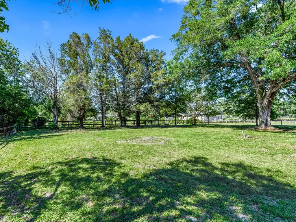 2405 SE 157th Lane Road Summerfield FL 34491