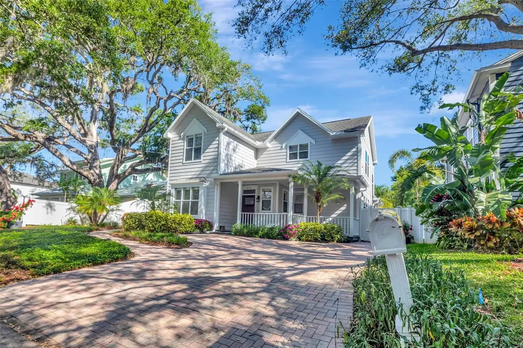 3113 W Oakellar Avenue Tampa FL 33611