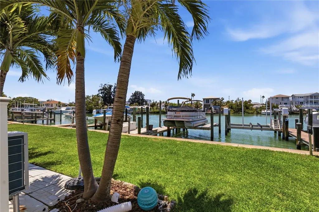 12482 Capri Circle N Treasure Island FL 33706