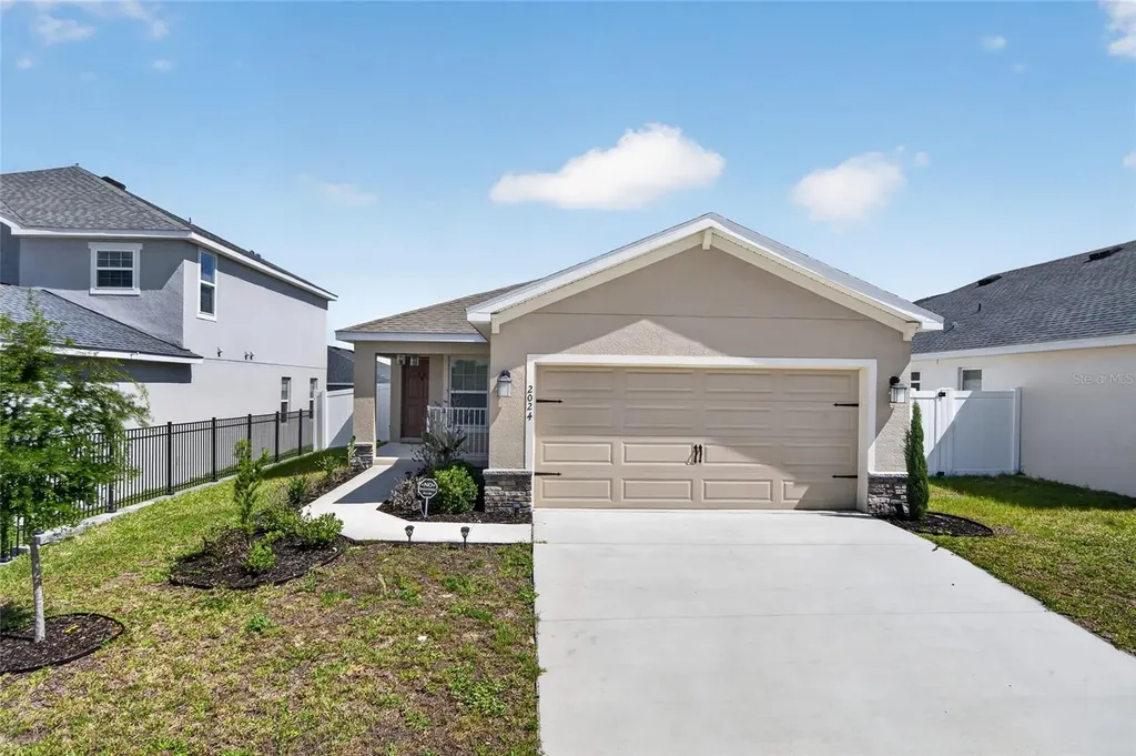 2024 Noble Drive Davenport FL 33837