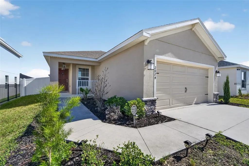 2024 Noble Drive Davenport FL 33837