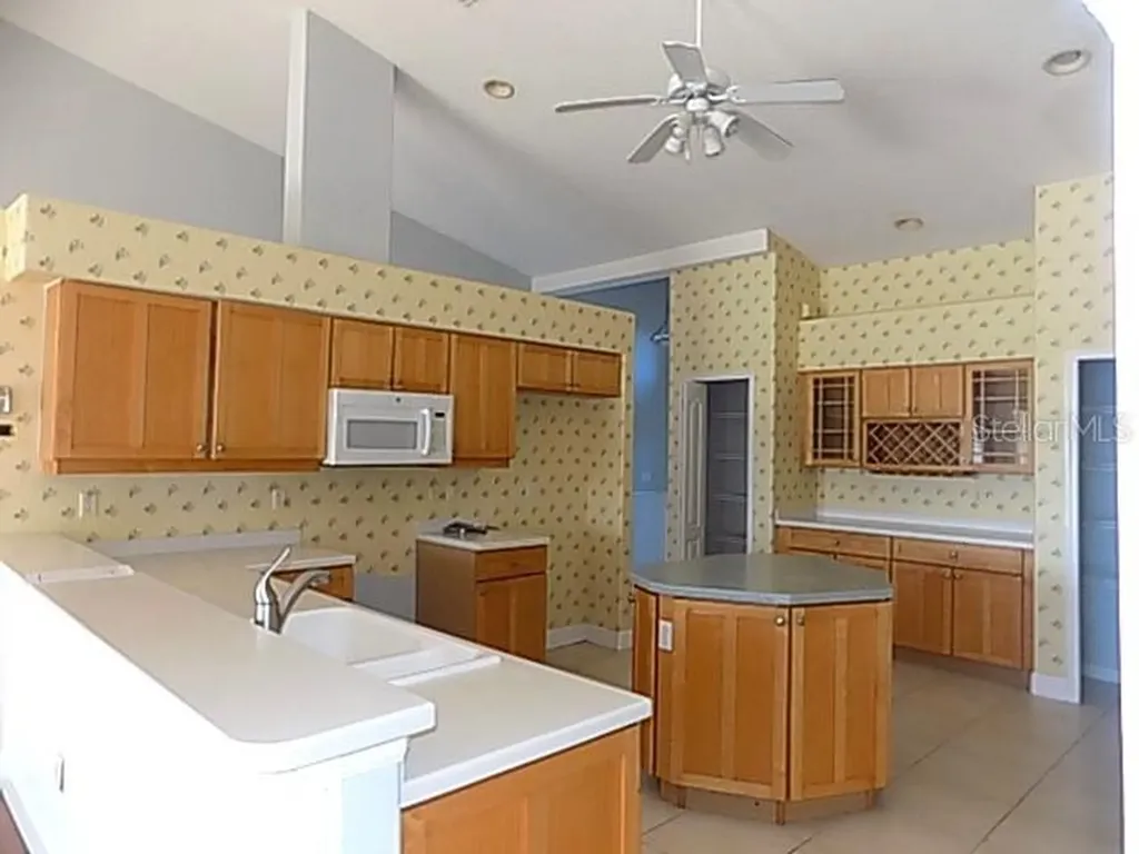 4641 Samoset Drive Sarasota FL 34241