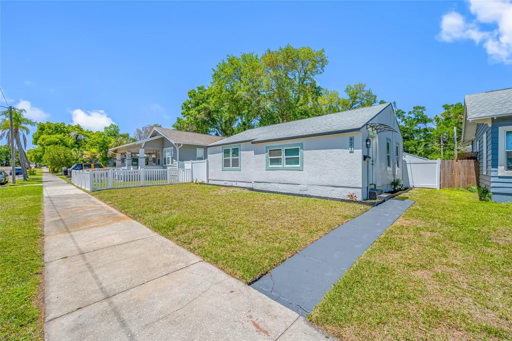 821 19th Avenue S St Petersburg FL 33705