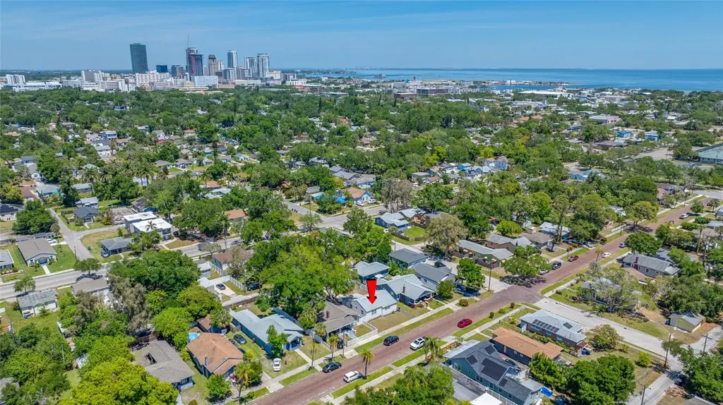 821 19th Avenue S St Petersburg FL 33705