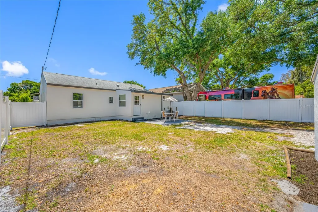 821 19th Avenue S St Petersburg FL 33705