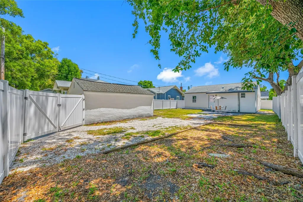 821 19th Avenue S St Petersburg FL 33705
