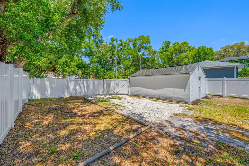 821 19th Avenue S St Petersburg FL 33705