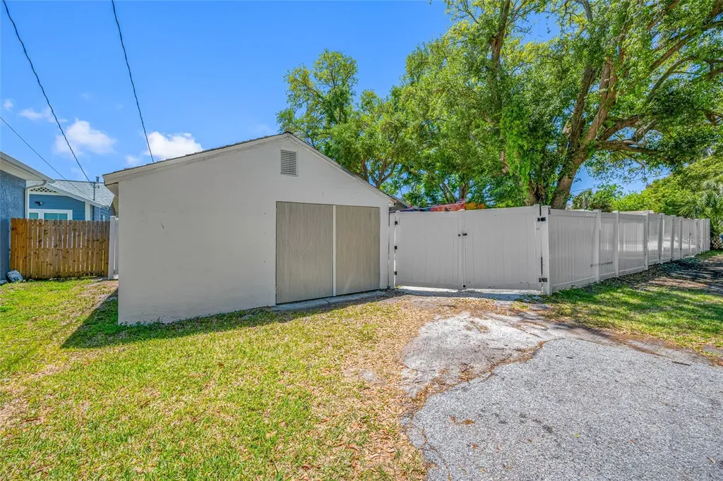 821 19th Avenue S St Petersburg FL 33705