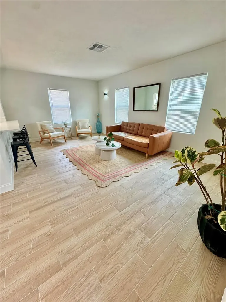 821 19th Avenue S St Petersburg FL 33705