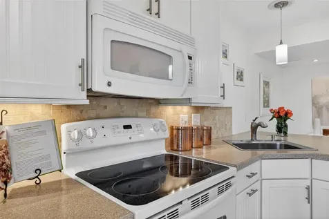 3061 Quail Hollow Sarasota FL 34235