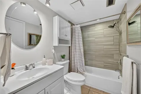 3061 Quail Hollow Sarasota FL 34235
